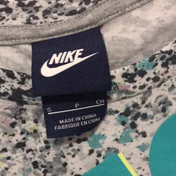 Multi colored splatter paint nike crop top - Picture 2 of 3